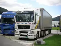 MAN TGX 18.440 Planensattelzug bei der Wochenendruhe. 16.9.2012