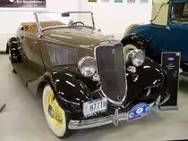 Ford V8 Roadster Typ 40, Autosammlung Steim in Schramberg, 6.3.11 
Baujahr 1933 
V8 Zylinder, 75 PS aus 3620 ccm. 
120 km/h schnell und 1000 kg schwer. 