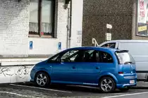 Anspruchsvoll und zur�ckhaltend getunerter Opel Meriva, aufgenommen am 24.11.2012 in Fulda, Hessen