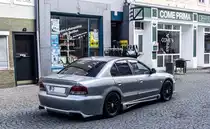 Barockstadt Fulda, wo manchmal auch die Autos werden barockisiert, hier ein Mitsubishi Lancer am 24.11.2012.