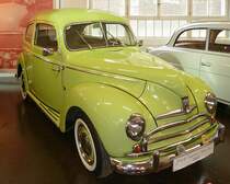 Ford Taunus Spezial, Auto & Uhrenwelt Schramberg, 6.3.11
Baujahr 1950
34 PS aus 1172 ccm
105 km/h schnell