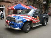 Der Besitzer dieses Dodge RAM hat sein Fahrzeug zu einem wahren Unikat
gemacht. Gesehen am 2.9.2009 in der ukrainischen Schwarzmeerstadt
Odessa.