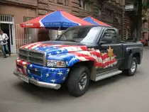 Der Besitzer dieses Dodge RAM hat sein Fahrzeug zu einem wahren Unikat
gemacht. Gesehen am 2.9.2009 in der ukrainischen Schwarzmeerstadt
Odessa.