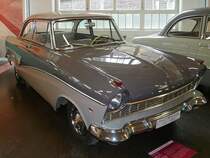 Ford Taunus 17M de Luxe P2, Auto & Uhrenwelt Schramberg, 6.3.11
Baujahr 1960
60 PS aus 1687 ccm
125 km/h schnell