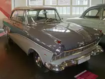 Ford Taunus 17M de Luxe P2, Auto & Uhrenwelt Schramberg, 6.3.11
Baujahr 1960
60 PS aus 1687 ccm
125 km/h schnell