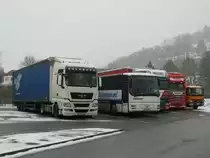 Familientreffen von 5 Lkws und einem Bus. Aufgenommen am 1. Februar 2013.
