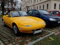 MAZDA-MX5, am Parkplatz des Landesgerichtes Ried; 121123