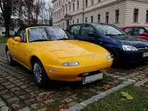 MAZDA-MX5, am Parkplatz des Landesgerichtes Ried; 121123