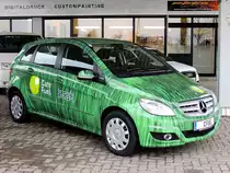 MB,A-Klasse steht beim Beschriftungszentrum Ried zur Abholung bereit, und ist wohl auch selbst mit Biogas unterwegs; 121123