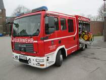 Lschgruppenfahrzeug (LF 10/6) der Freiwilligen Feuerwehr Nettetal, Lschgruppe Leuth.

Technische Daten:

MAN TGL 8.180
Aufbau durch die Firma Schlingmann
Lschmittel:

1.000 Liter Lschwasser
120 Liter Schaummittel
Ausstattung:

Feuerlschpumpe Schlingmann FPN 10-1000
hydraulisches Rettungsgert
Stromaggregat mit Zubehr
Beleuchtungsmaterialien
Das LF 8/6 ist in Leuth am 3.3.13 von mir aufgenommen worden