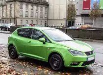 Grüner Seat Ibiza, facelift ab 2012. Foto: 30.11.2012