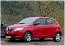 Am 07.03.2012 war dieser Lancia Ypsilon am Stra�enrand abgestellt.