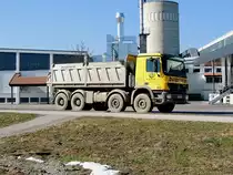 ACTROS-4146 am Weg zu einer Baustelle; 130308