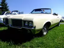 Oldsmobile Cutlass-Sedan  bei der Oldtimerveranstaltung am Stehrerhof; 120708