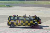 VW-Bus der Vorfeldaufsicht Flughafen Dsseldorf, 6.9.10