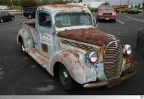 Old and Rusty: Bei Fast Lane in St. Charles, Missouri / USA wartet dieser 1939er Ford Pickup auf einen neuen Besitzer. Aufgenommen am 16. September 2011.