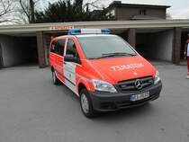 Florian Moers 00 NEF 01 (WES-RD835) Notarzteinsatzfahrzeug (NEF) der Freiwilligen Feuerwehr Moers. Das Fahrzeug steht im wchentlichen Wechsel an einem der beiden Krankenhuser in Moers und wird durch den Notarzt und einen Fahrer der Feuerwehr besetzt.Das NEF ist von mir am 17.3.13 in Moers aufgenommen worden