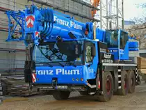 3achser Liebherr Autokran der Firma Plum am 26.03.2013 auf einer Baustelle der Rwth in Aachen.