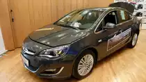Opel Astra. Zu sehn beim 21. Geraer Autofr�hling. Foto 16.03.2013