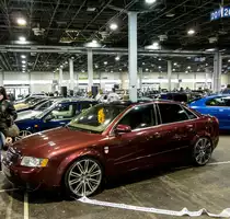 Audi A6 mit riesigen Reifen, gesehen am 23.03.2013 auf dem Auto Motor und Tuning Show 