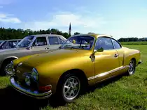 VW-Karmann-Ghia (Typ 14) mit goldener Lackierung bei der Oldtimerveranstaltung in St.Marienkirchen; 120805