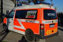 Notarzt Einsatzfahrzeug der Berufsfeuerwehr Kln, NEF 8R, VW T5 2,4 TDI, Bj. 2010 am Konrad-Adenauer-Ufer in Kln am 13.01.13.