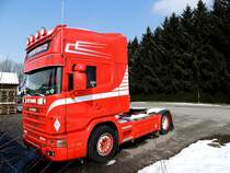 SCANIA 164L 580,V8 von Tiefenthaler-Transporte  verbringt die Osterfeiertage in winterlicher Landschaft bei Ried i.I.; 130401