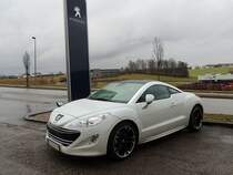 Peugeot RCZ, steht trotz Regenwetter fr eine Testfahrt bereit; 130309