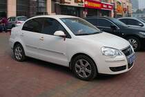 VW Polo mit Stufenheck in Shouguang, 30.10.11