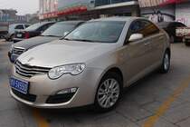 Roewe 550 (Nachfolger der Insolventen Rover-Gruppe in China) in Shouguang, 30.10.11
Das Fahrzeug wurde noch von Rover unter BMW-Regie als Nachfolger des Rover 45 entwickelt. Es wird auch als MG 550 verkauft.