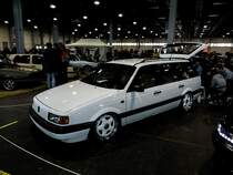 VW Passat Variant, gesehen auf dem Auto Motor und Tuning show, ende Mrz 2013.