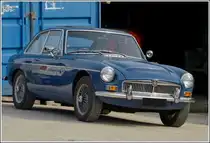 Durch den Zaun habe ich diesen  MG C GT am 04.04.2013 in Hof einer Autowerkstatt fotografiert.