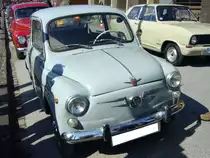 Frontansicht eines Seat 600D. 1963 - 1970. Oldtimertreffen Kokerei Zollverein am 07.04.2013.
Die Kategorie stimmt nicht ganz!