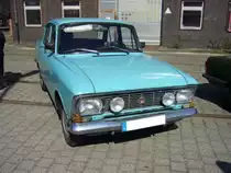 Moskwitsch 412. 1964 - 1975. Die Motorisierung erfolgt durch einen 1.478 cm� 4-Zylinderreihenmotor mit 80 PS. Die H�chstgeschwindigkeit soll 147 km/h betragen. Der 412 war auch als Kombi, Lieferwagen und Pickup lieferbar. Oldtimertreffen Kokerei Zollverein am 07.04.2013.