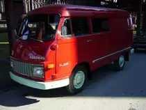 Hanomag F 25. 1967 - 1974. Die Modelle der F-Reihe waren die Nachfolger des Tempo Matador. Bis 1969 hie�en die Fahrzeuge nur Hanomag. Danach war die offizielle Markenbezeichnung Hanomag-Henschel. Der 4-Zylinderreihendieselmotor leistet im Modell F 25 50 PS aus 1.797 cm� Hubraum. Ab 1972 wurde im F 25 ein Mercedes Benz Dieselmotor mit 2.197 cm� und 60 PS verbaut. Oldtimertreffen Kokerei Zollverein am 07.04.2013.