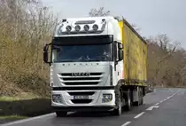 Iveco Stralis mit Pritschenauflieger bei H�rth - 19-03-2013