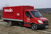 MB Sprinter mit Planenaufbau steht am Golfplatz  Praforst  36088 H�nfeld im April 2013