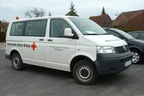 VW T5 des BRK Kreisverbandes Rh�n-Grabfeld abgestellt in Saal/Rh�n, April 2013