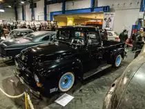 Ford F-100 Pick Up (Jahrgang 1954-1956, Restauration/Umbau in den 2000-er...), gesehen am 23.03.2013 auf dem Auto Motor und Tuning Show.