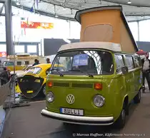 Volkswagen-Bus T2 mit Campigausstattung, gesehn am 10. M�rz 2013 bei Retro Classics in Stuttgart.