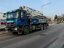 ACTROS-2641 Betonpumpenwagen wird schon bei der n�chsten Baustelle erwartet; 130403