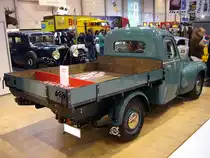 Volvo PV 445 Pickup der Karosseriefabrik Ringborg. Bei Ringborg in Norrk�ping wurden angelieferte PV 445 Fahrgestelle zu schicken Pickup´s aufgebaut. Der abgelichtete PV 445 stammt aus dem Jahr 1954 und wird vom 4-Zylinderreihenmotor B4B angetrieben. Der 1.4l Motor leistet 44 PS. Techno Classica Essen am 14.04.2013.
