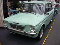 Sunbeam Imp. 1963 - 1976. Die Traditionsmarke Sunbeam geh�rte zuletzt mit den Marken Hillman, Humber, Commer und Singer zur Rootes-Gruppe. Hier wurde schon immer das sogenannte Badge-Engineering gro� geschrieben. Das hei�t, das ein und das selbe Fahrzeug, eventuell mit kleinen Abwandlungen, unter verschiedenen Markennamen verkauft wurde. Der 4-Zylinderreihenmotr des Imp leistet 39 PS aus 875 cm� Hubraum. Techno Classica Essen am 14.04.2013.