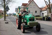 ein Deutzfahrer unterwegs in 36100 Petersberg-Marbach, April 2013