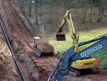 Morooka-Dumper eingesetzt zum Sandtransport an der Laugenleitungsbaustelle in 36100 Petersberg-Marbach im April 2013