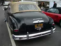 Heckansicht eines 1950´er Plymouth Special DeLuxe Convertible Club Coupe Series P-20. Au�engel�nde der Techno Classica am 14.04.2013.