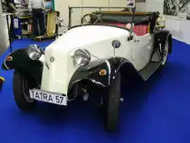 Tatra 57 Roadster. 1932 - 1949. Der Typ 57 wurde durch einen gebl�segek�hlten V4-motor angetrieben, der aus 1.155 cm� zwischen 18 und 20 Ps leistet. Ab 1938 wurde der Hubraum auf 1.256 cm� aufgebohrt und die Leistung stieg auf 25 PS. Techno Classica Essen am 14.04.2013.