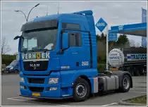 MAN Sattelzugmaschine TGX 18.440 war am 17.04.2013 kurz in der N�he einer Tankstelle abgestellt.