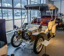 Dieser Dixi R 8 6/14 PS Doppelphaeton  wurde in der Automobilwelt Eisenach Ausgestellt (Datum: 25.01.2013). Unglaublich aber die Läge beträgt weniger als 3,5 Meter, der Wagen ist aber über/ca. 2 Meter hoch!