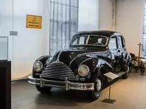  Staatslimousine  EMW-340, Weiterentwicklung des BMW-326. Letztes Auto aus Eisenach mit dem 6 Zyl 4-Takt Motor. Ausgestellt in der Automobilwelt Eisenach (25.01.2013)